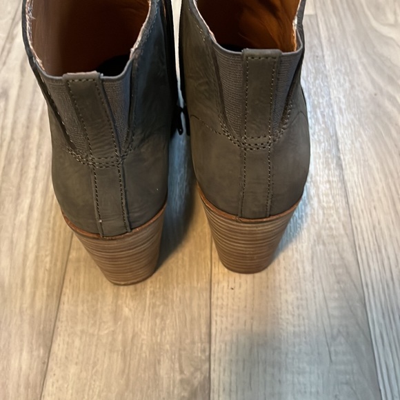 Women’s Boots - Picture 5 of 6